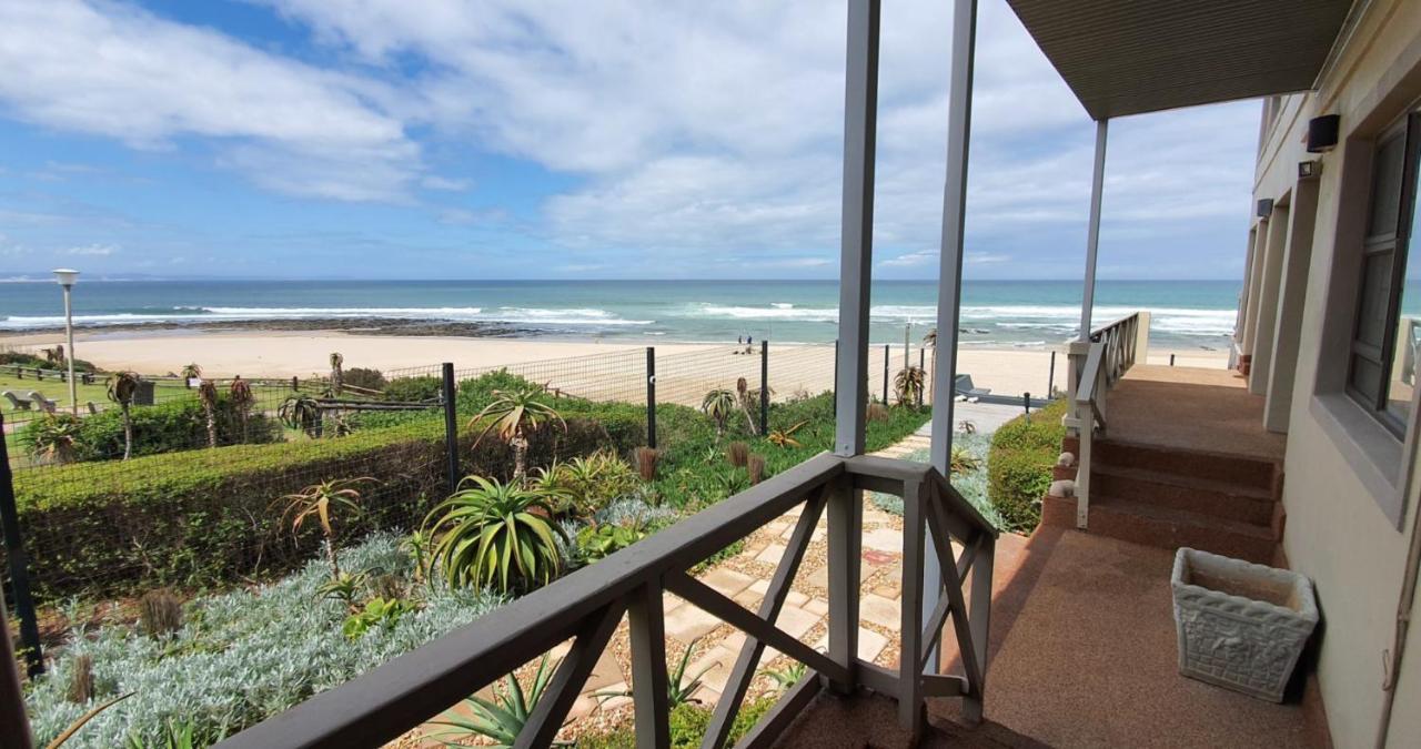On The Beach Guesthouse Jeffreys Bay Exterior foto