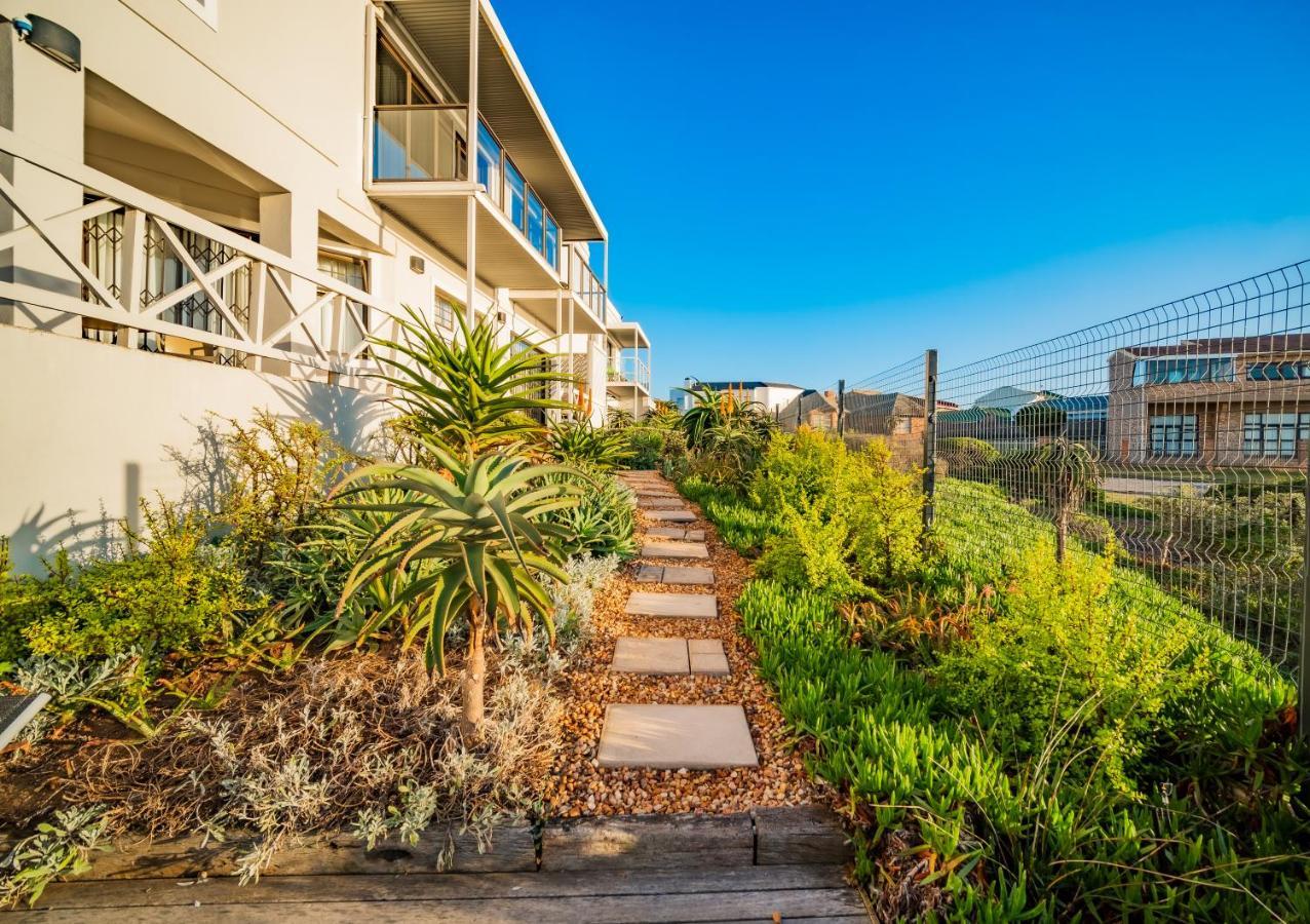 On The Beach Guesthouse Jeffreys Bay Exterior foto